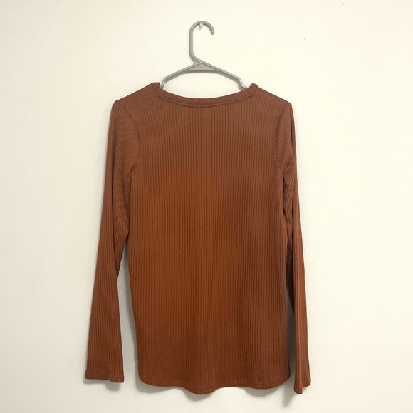 American Eagle Long-sleeve - Picture 2 of 3